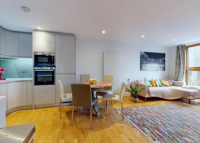 Modern Apartment Near Regents Park